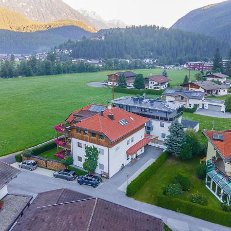 Ferienwohnungen Vier Jahreszeiten Längenfeld Exterior foto