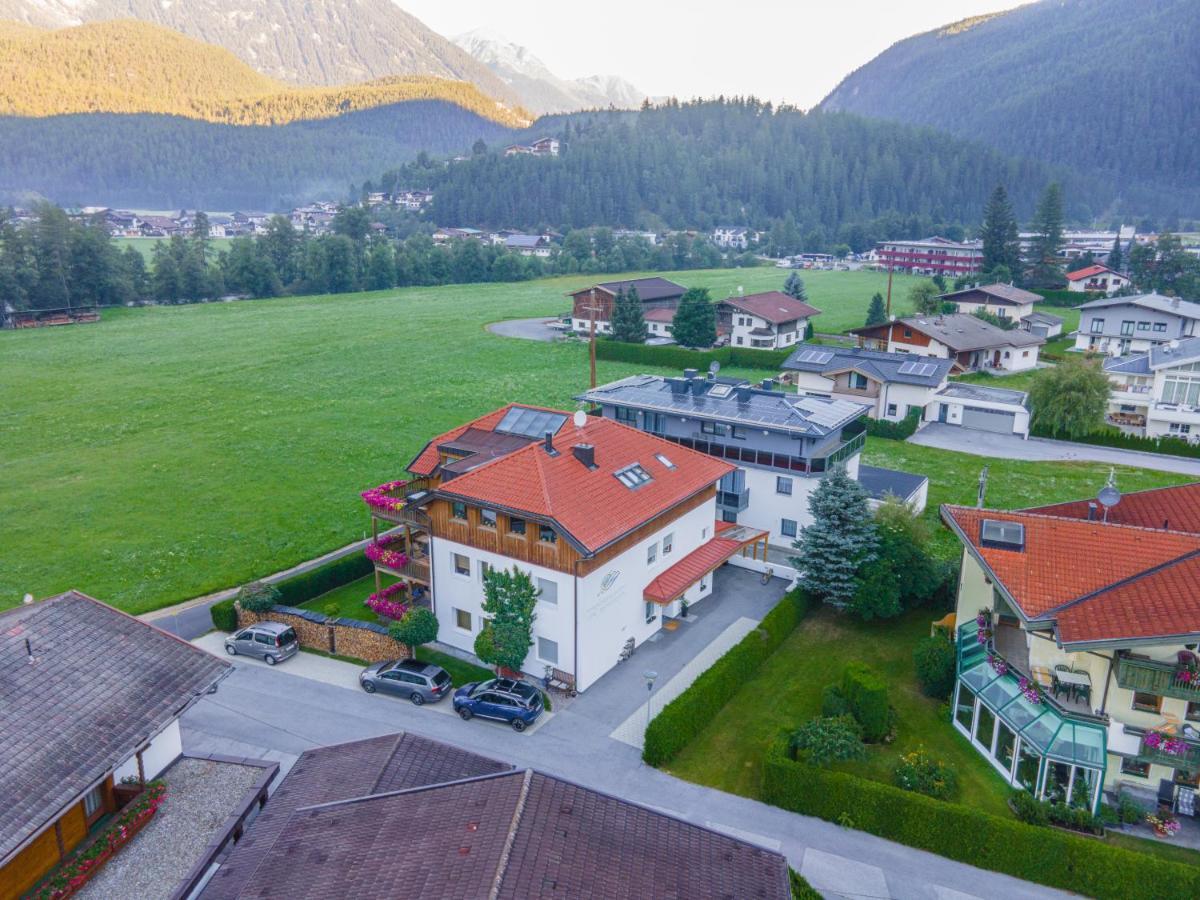 Ferienwohnungen Vier Jahreszeiten Längenfeld Exterior foto