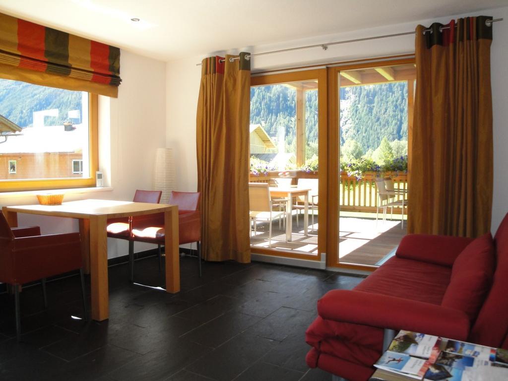 Ferienwohnungen Vier Jahreszeiten Längenfeld Habitación foto