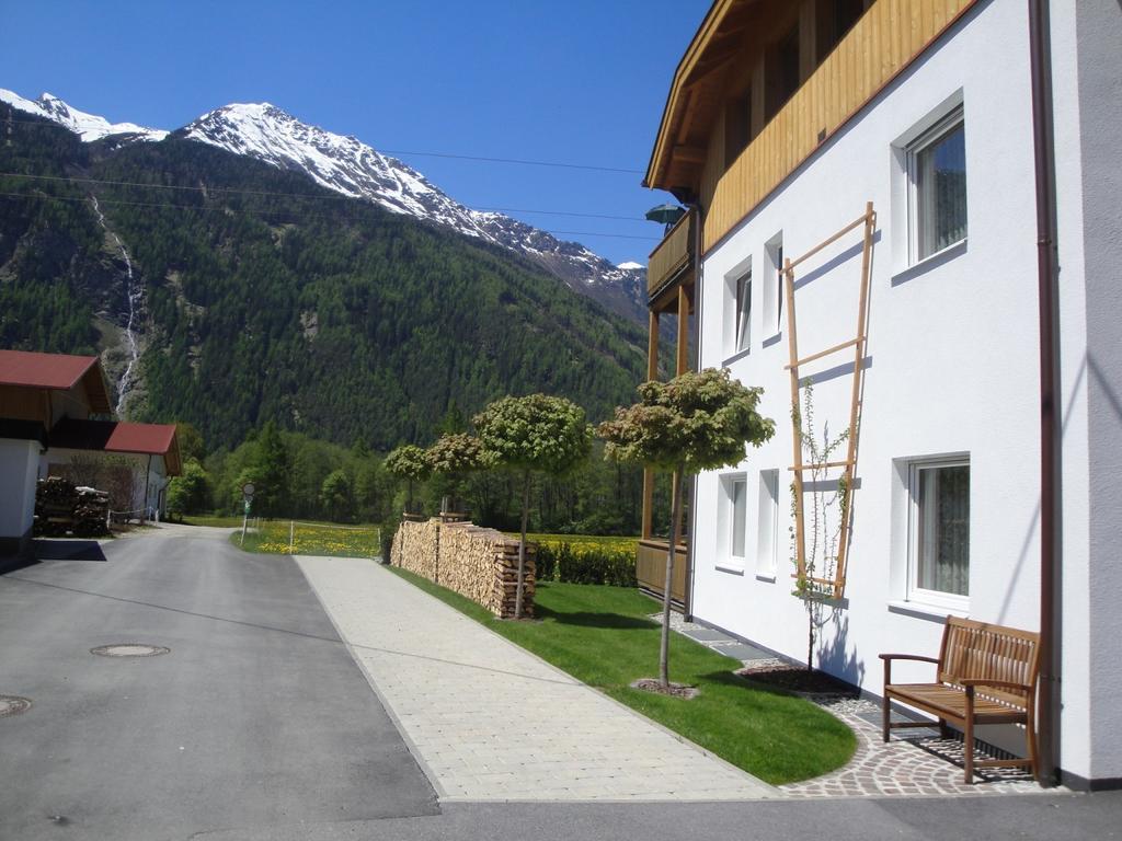 Ferienwohnungen Vier Jahreszeiten Längenfeld Habitación foto